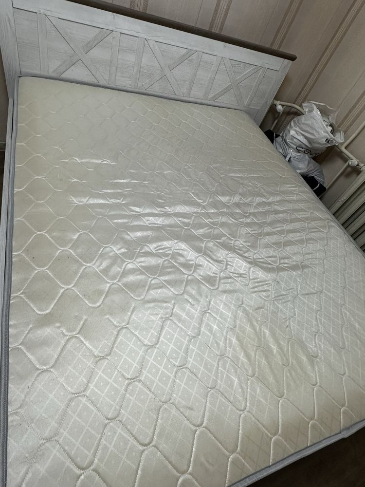Продам матрас 160×200 см почти новый