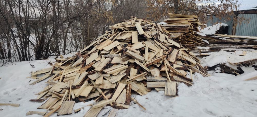 Дрова сосновые накидкой