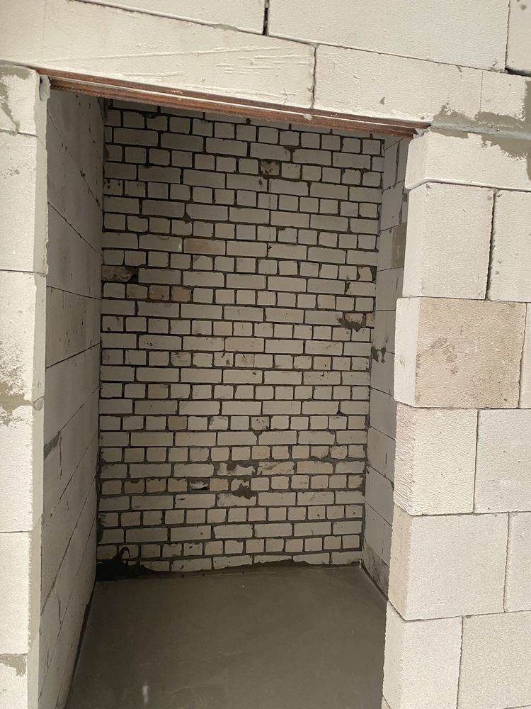 Продам квартиру евродвушка в черновой  79 кв. м, р- он. ст . Аэропорт