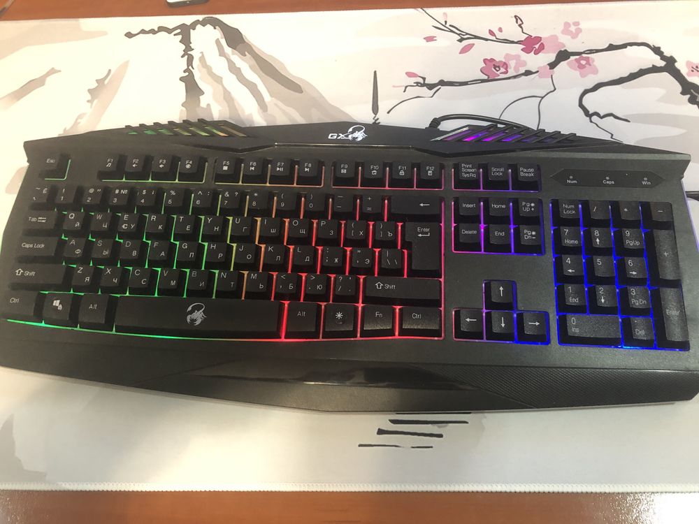 продам игровую клавиатуру