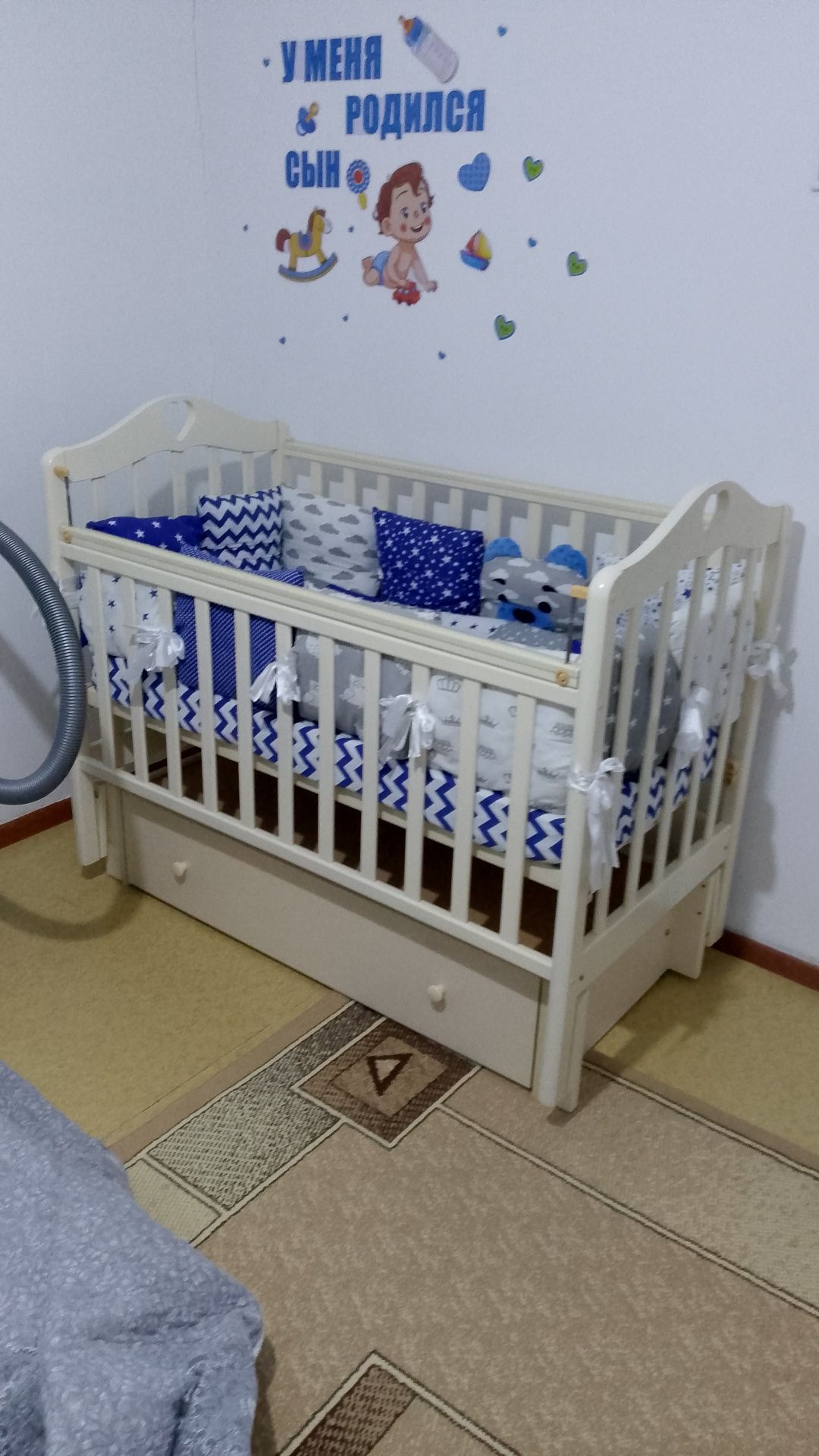 Продам детскую кроватку