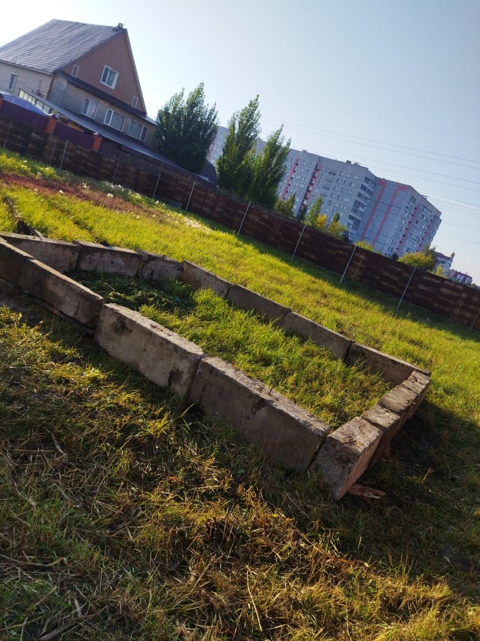 участок в городе