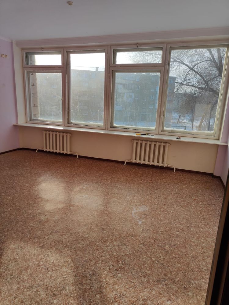 Сдаются офисные помещения и зеркальный зал