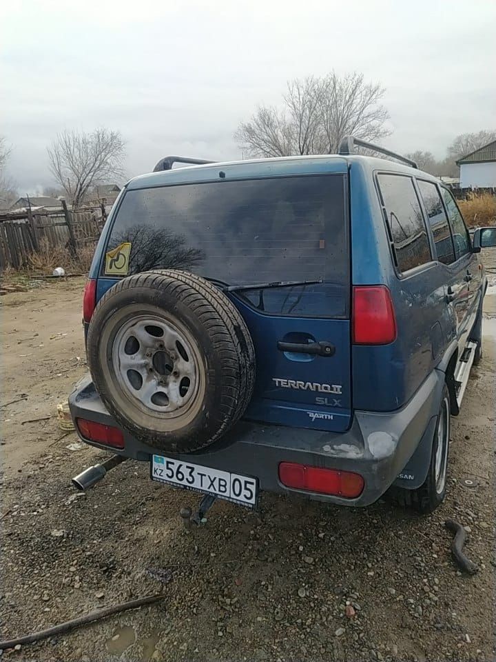 Продам срочно внедорожник 2.4 бензин, 96 года.
