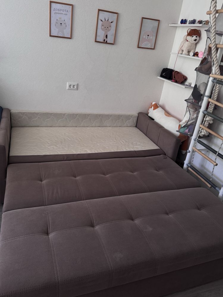 Продам диван-кровать.