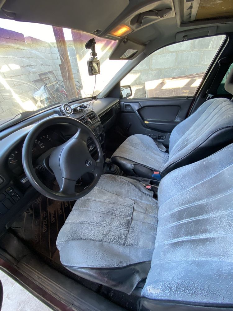 Продам Opel Vectra 1.8