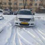 Автомобиль Ниссан Альмера.
