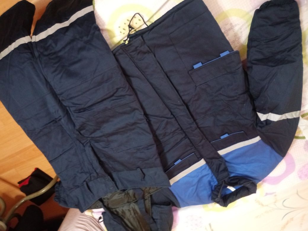 Продам зимнюю спец. одежду, новые резиновые сапаги. 40-41размер