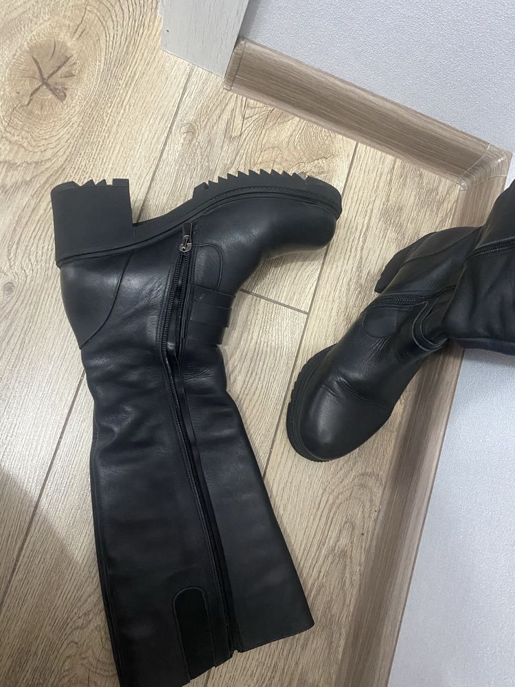 Продам ботинки женские зимние