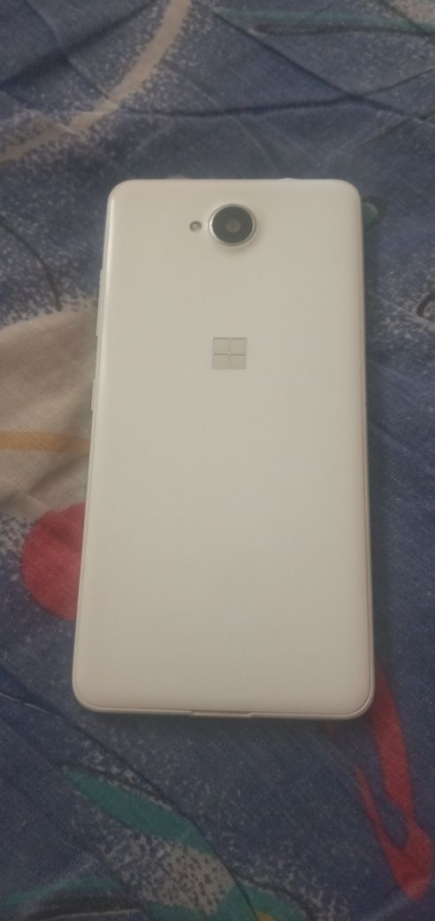 Смартфон Microsoft lumia 650