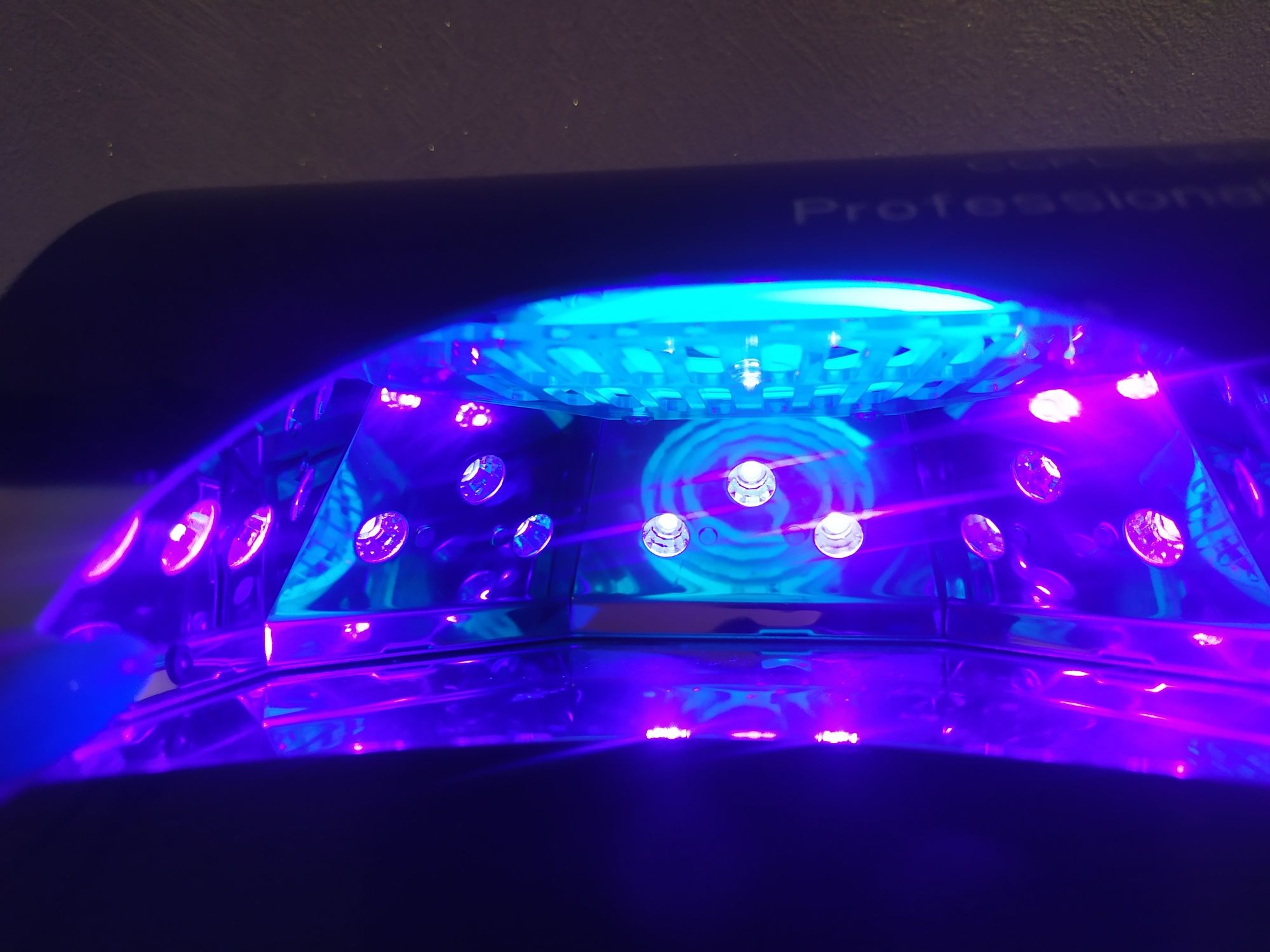 Продам CCFL+LED лампу для профессионального маникюра