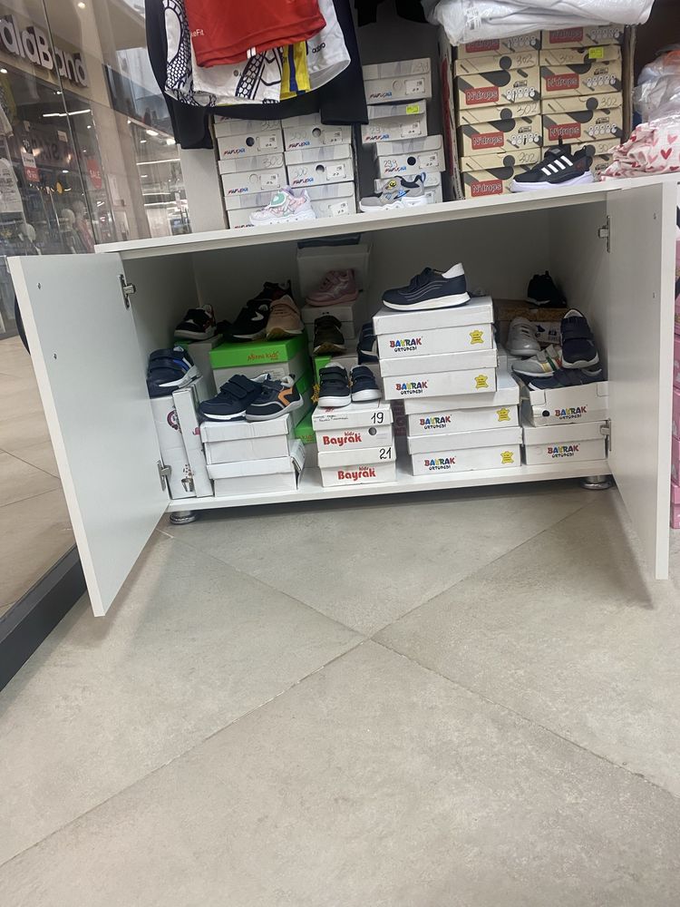 Продам белый шкаф
