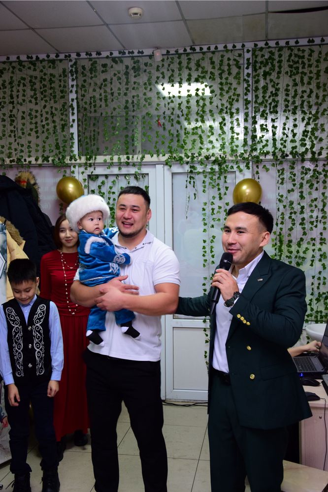 Асаба,Тамада, Жүргізуші
