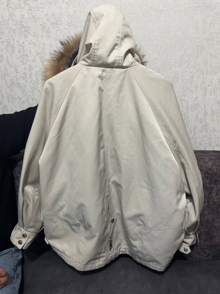 Продам зимнюю женскую куртку