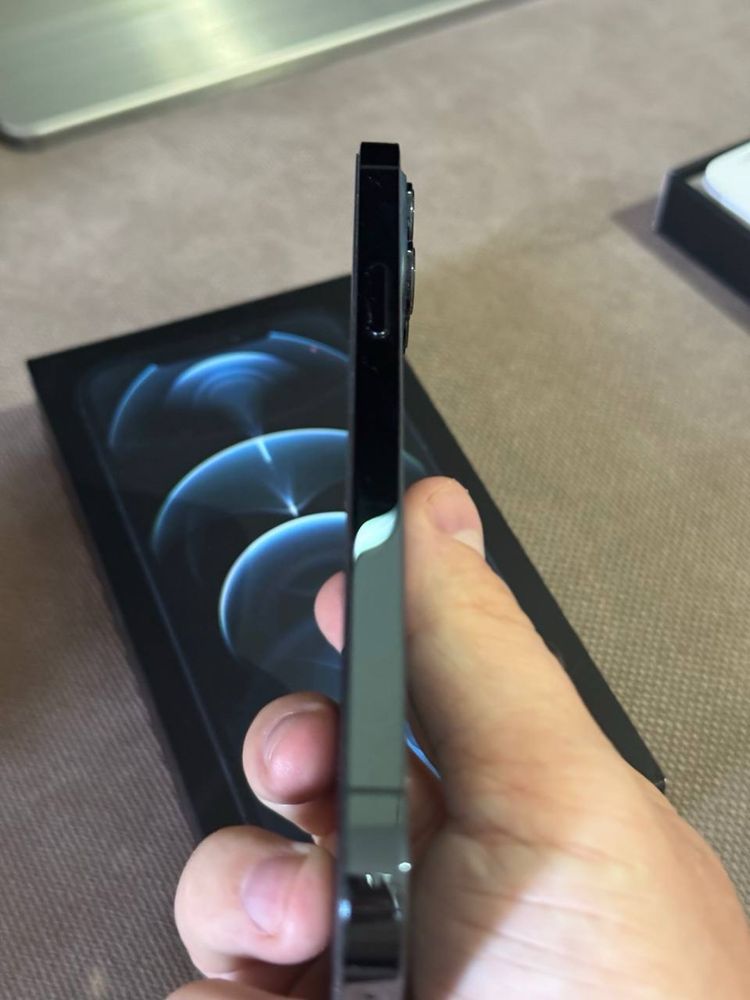 Iphone 12pro Max в отличном состоянии