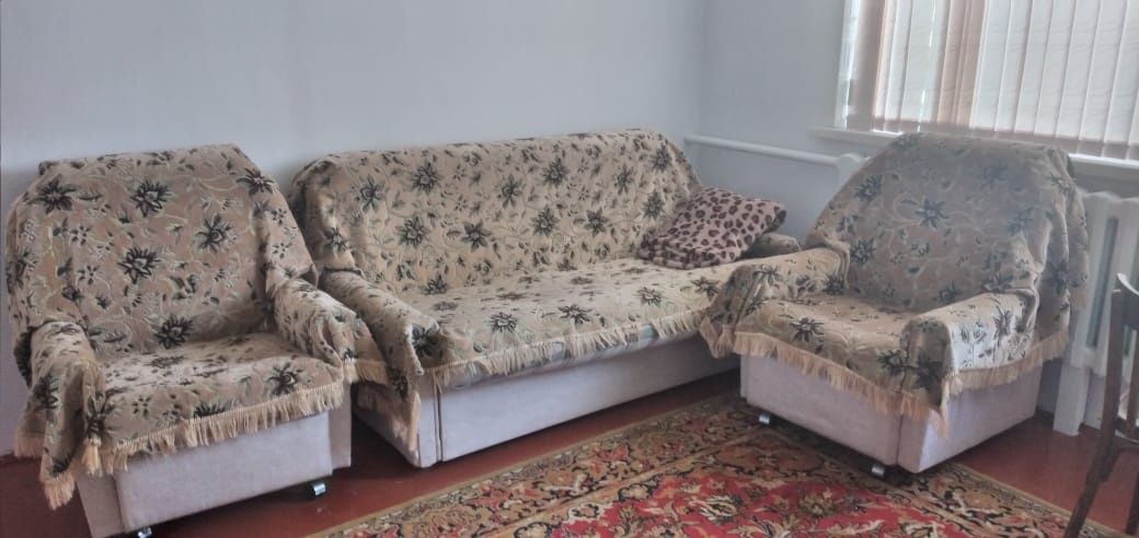Продам диван с креслами