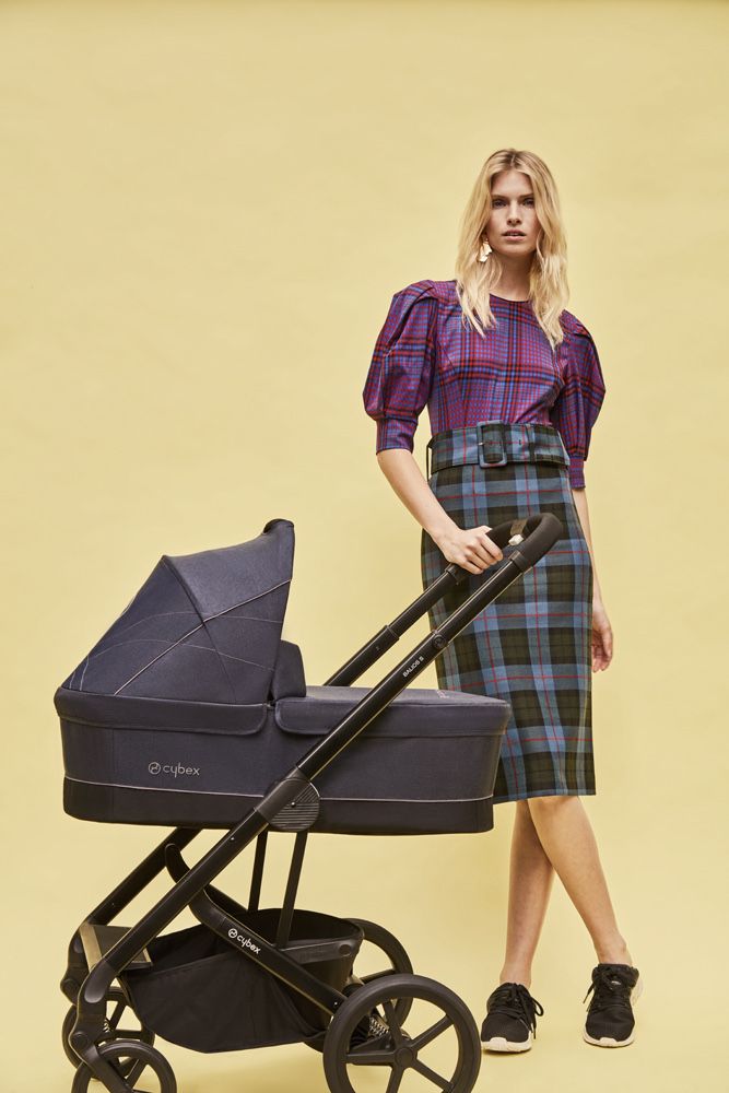 Продам коляску cybex