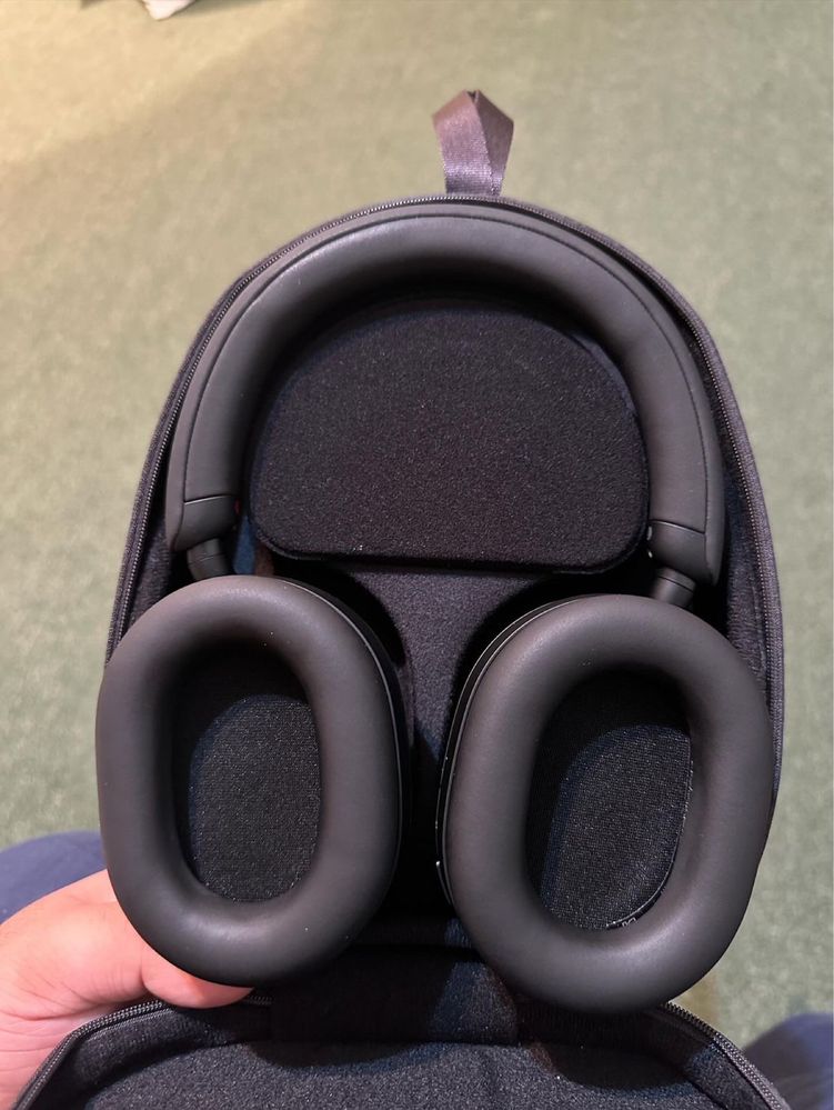 Sony  WH -1000xm5