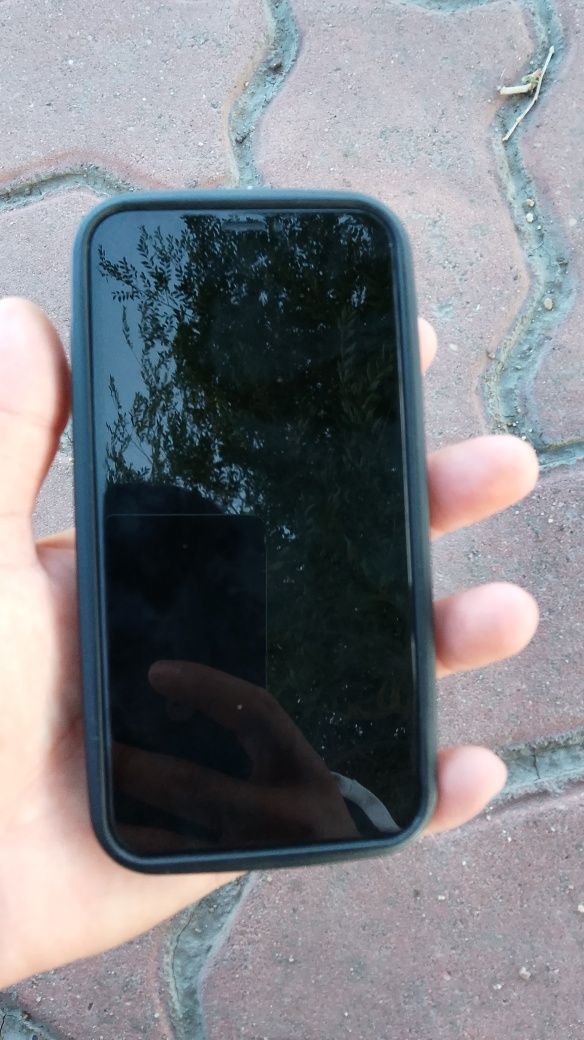 Продам айфон х 64г