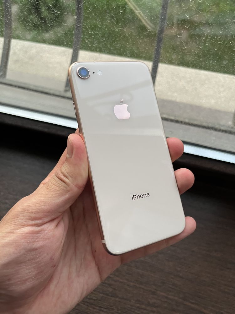iPhone 8 64 GB gold