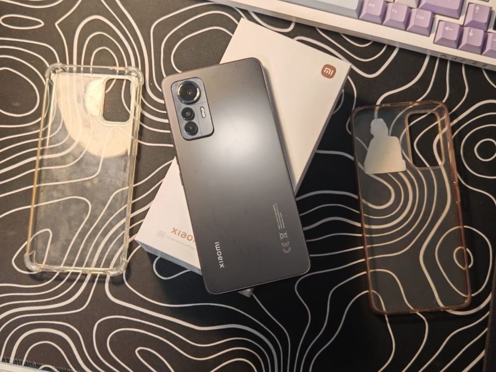 Samsung S24;Honor 200 Pro;Xiaomi 12T Pro;Realmi Gt 3;iPhone 12 Pro Max