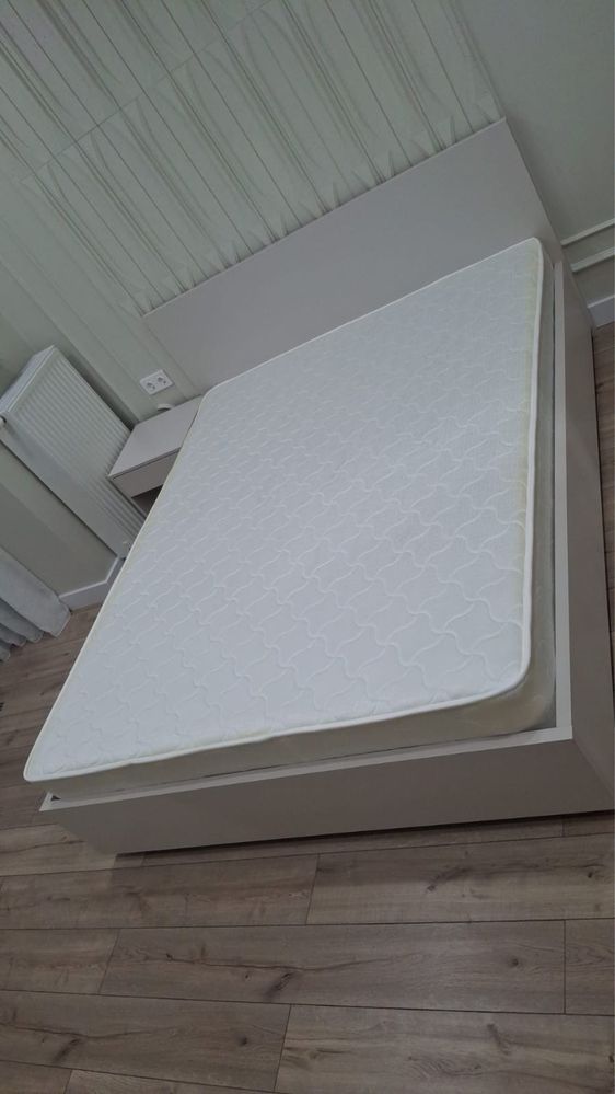Продам новую кровать с матрасом размер 160/200