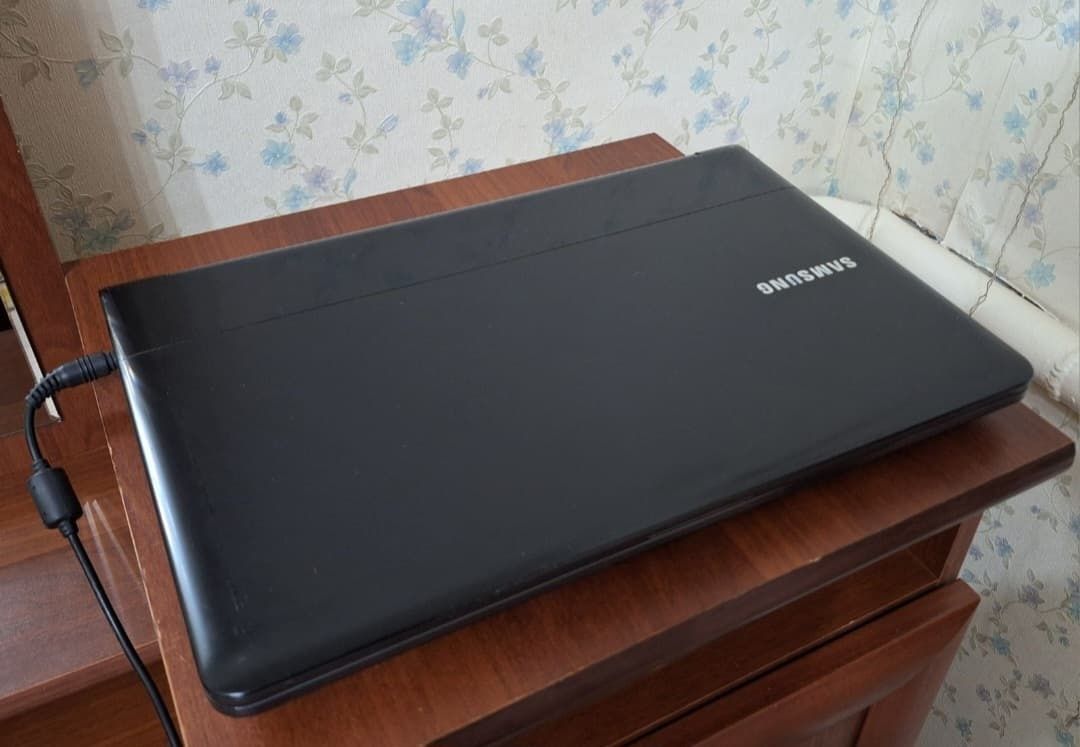 Продам ноутбук Samsung RC520