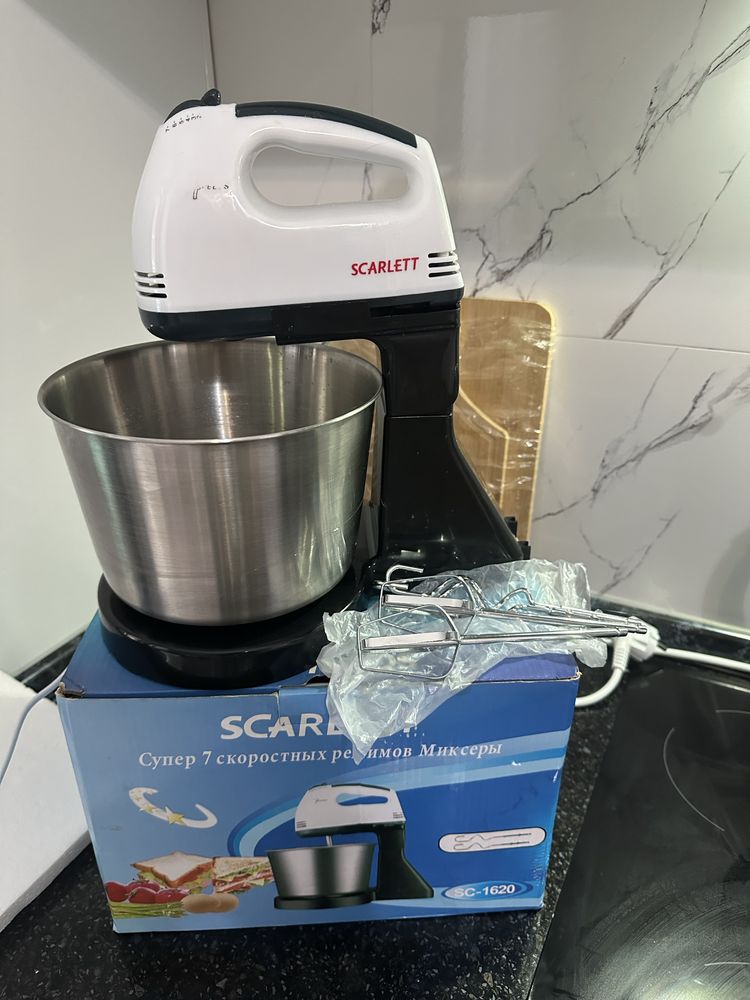 Миксер Scarlet
