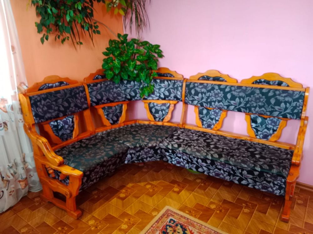 Кухонный гарнитур и куханная зона