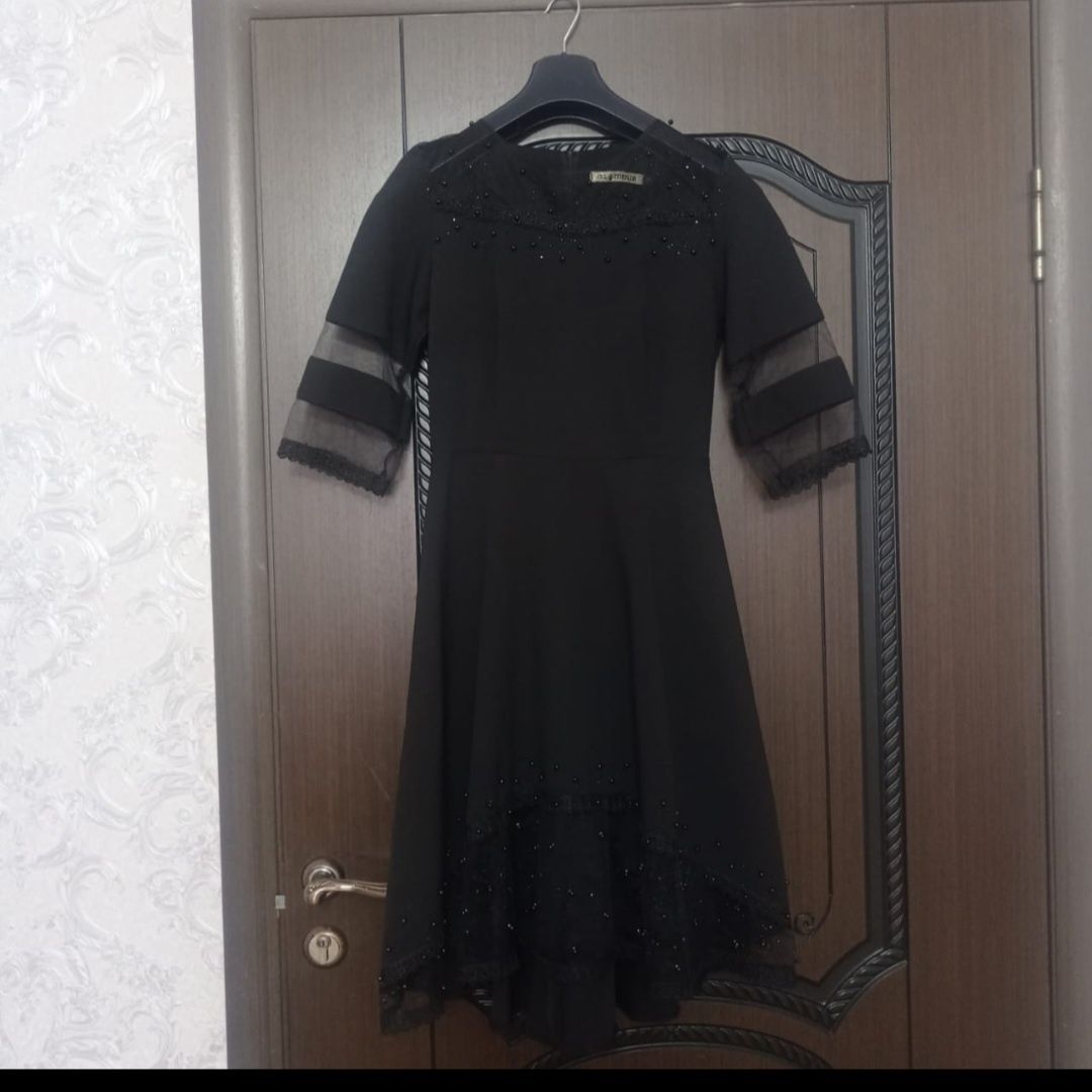 Платья вечерние в хорошем состояний