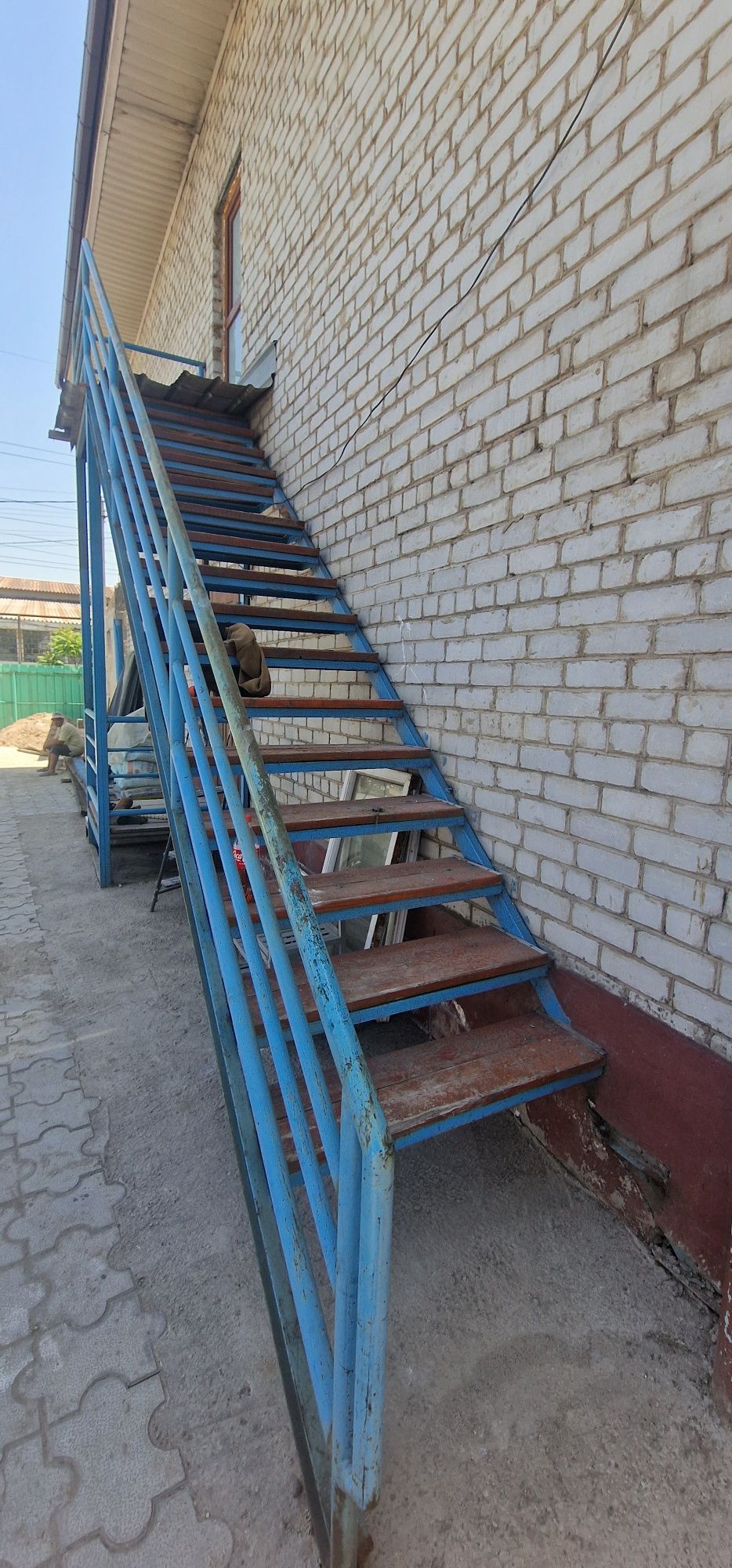 Лестница металлическая на 2ой этаж