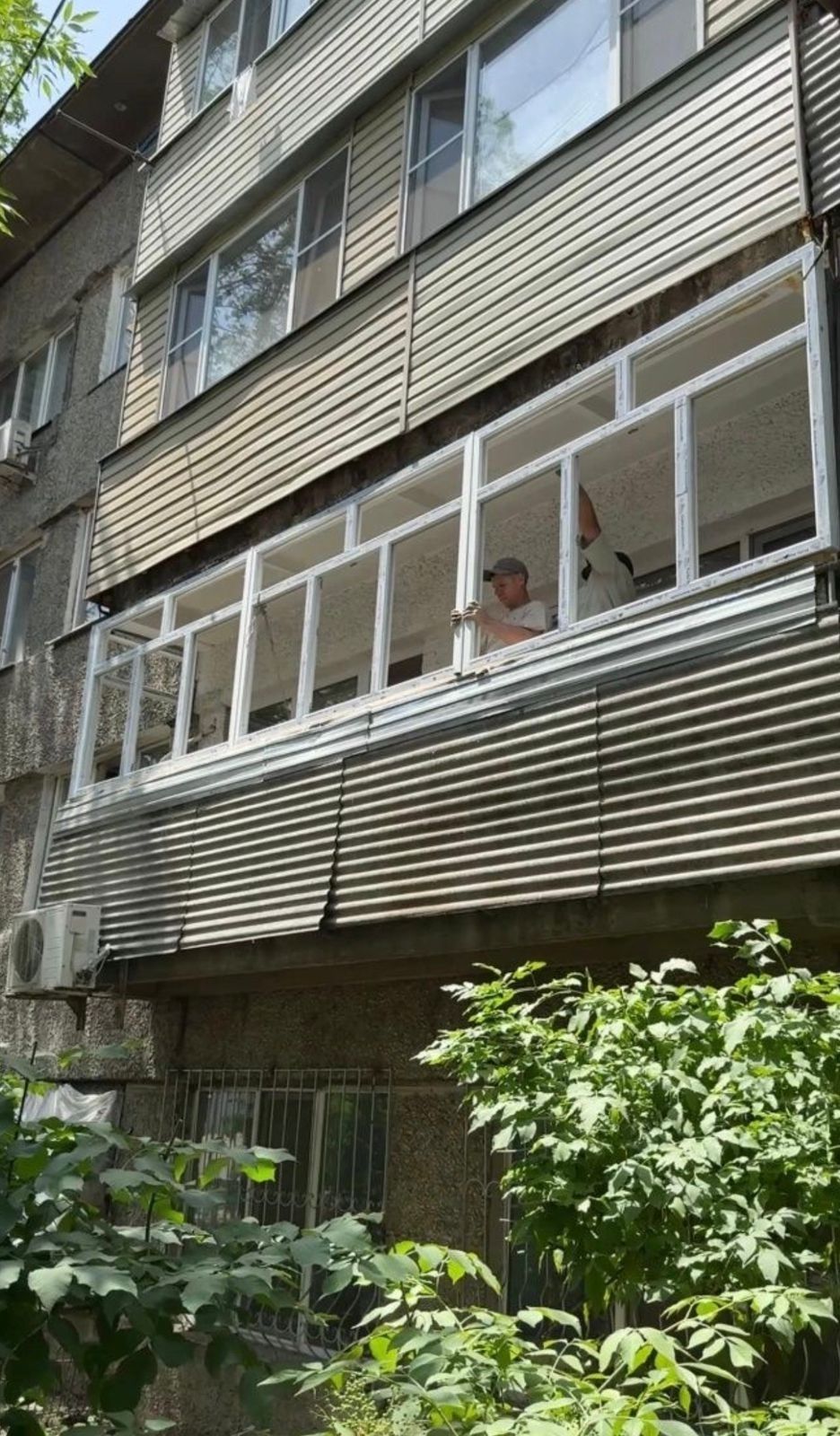 Пластиковые окна двери балконы