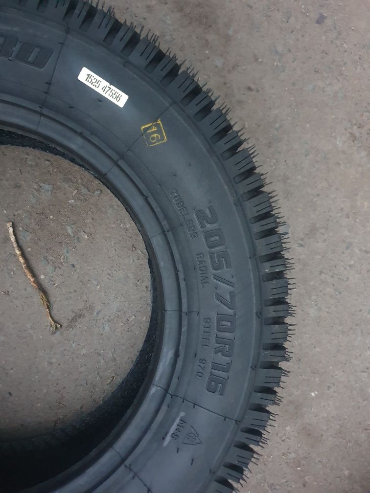 Продам резину на ниву на 16. в новом состояние