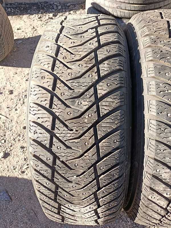 Шины 215/60 R16 - "Yokohama ice Guard IG65", шипованные.