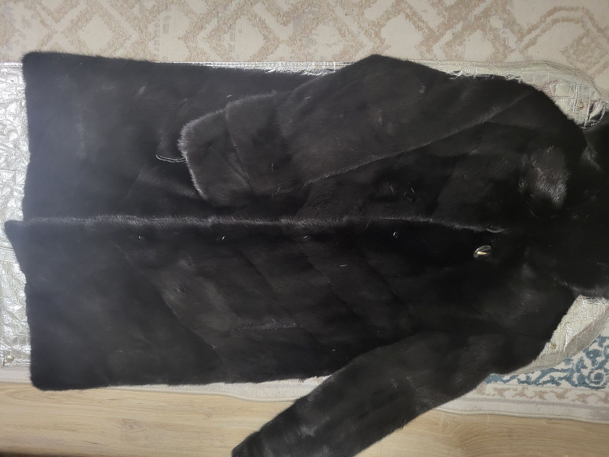 Продам норковую шубу
