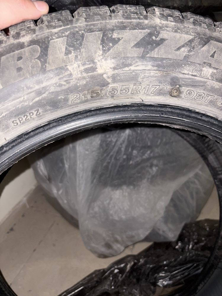 Bridgestone Blizzak Spike-02
