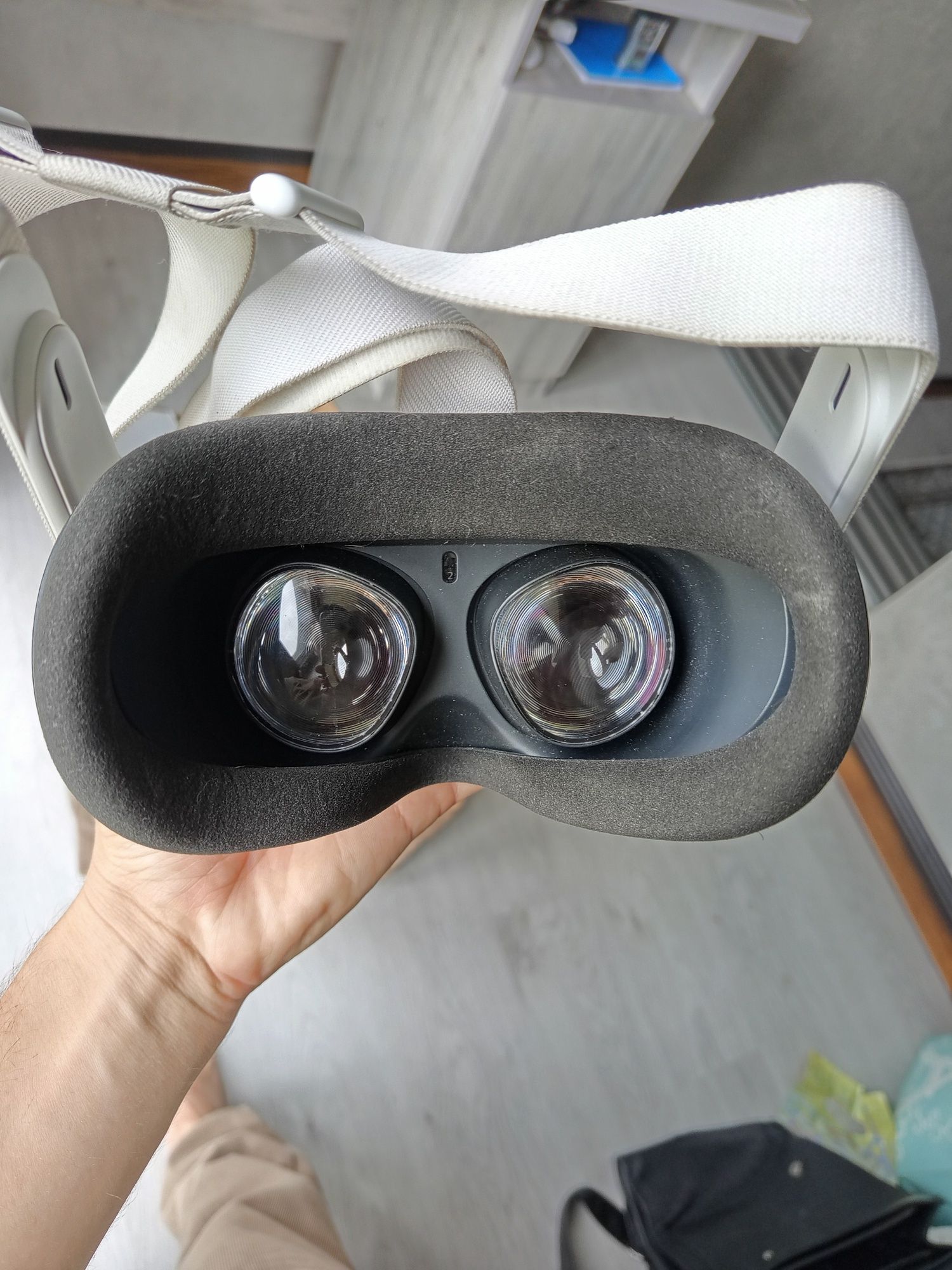 Oculus quest 2 продам есть игры которые купил за 50 тысяч