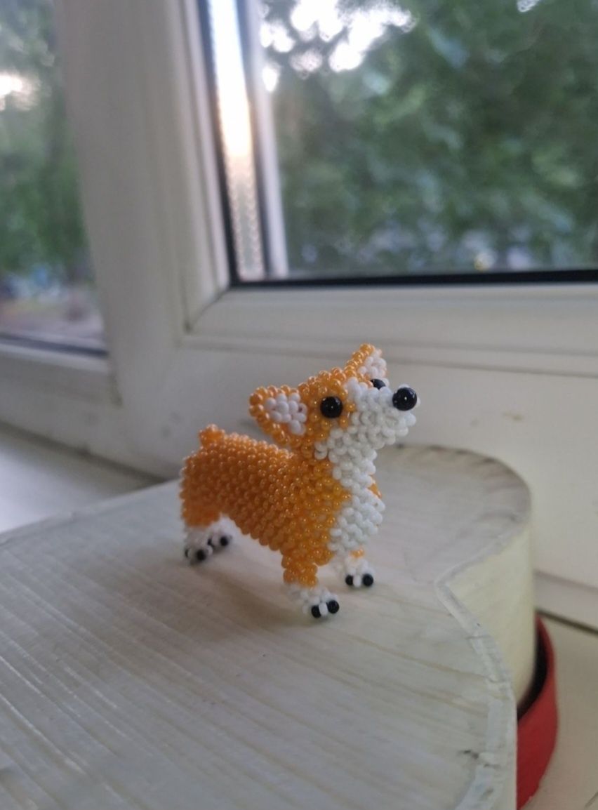 Фигурка корги из бисер
