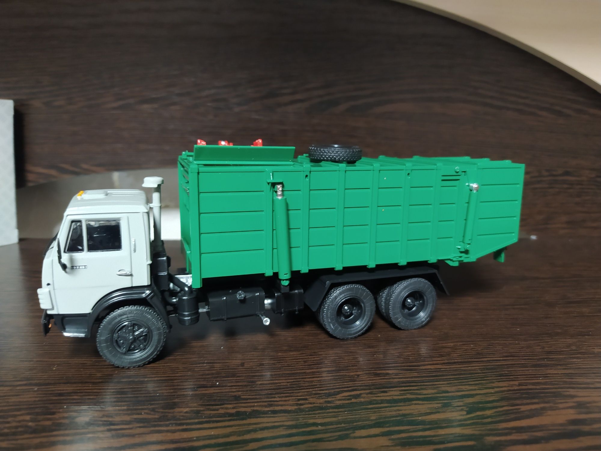 Масштабные модели 1:43