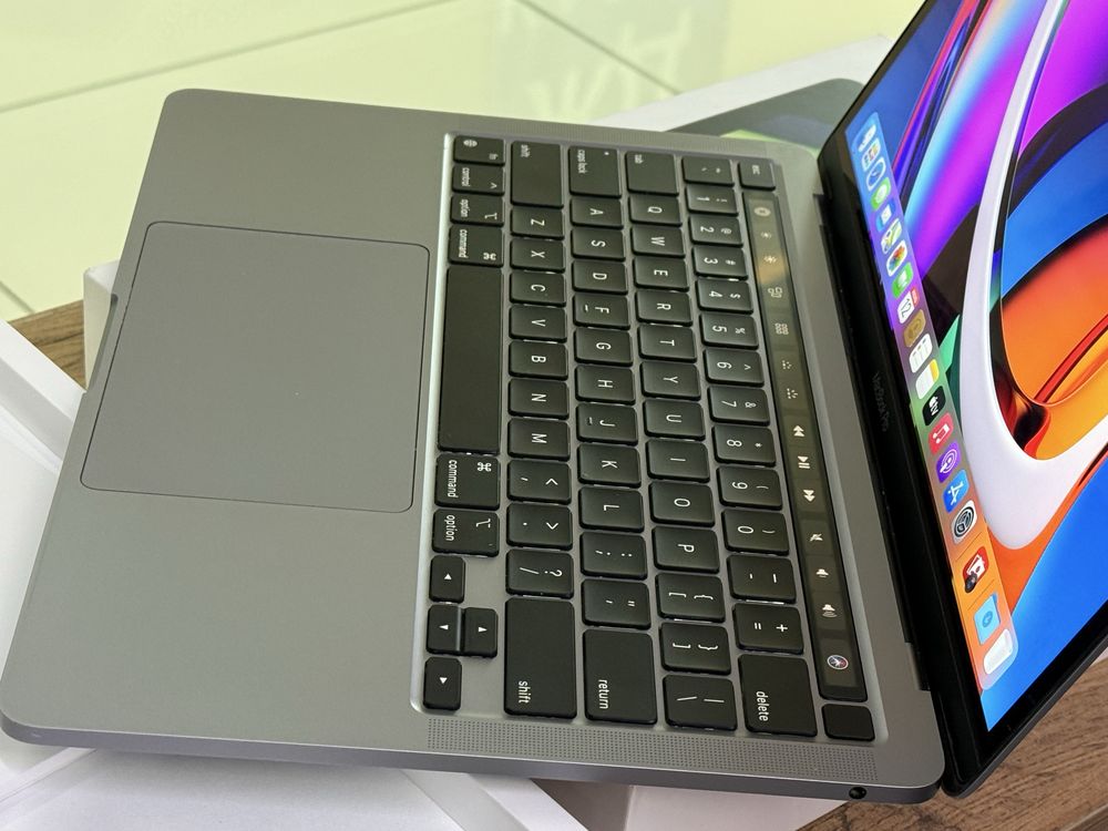 Идеал MacBook Pro 13.3 M1 Chip 2022 EAC Space Gray/SSD256GB/8GB/90%