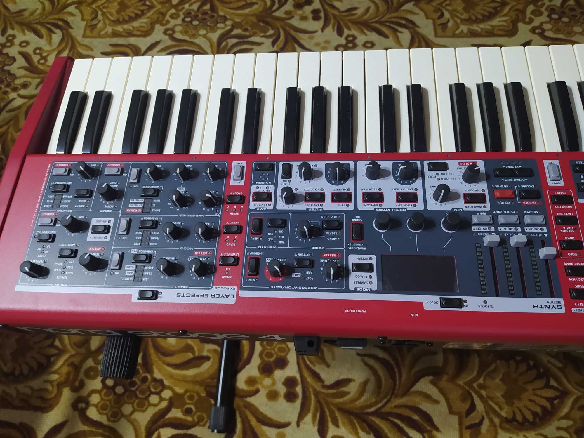 Clavia nord stage 4 compact 73