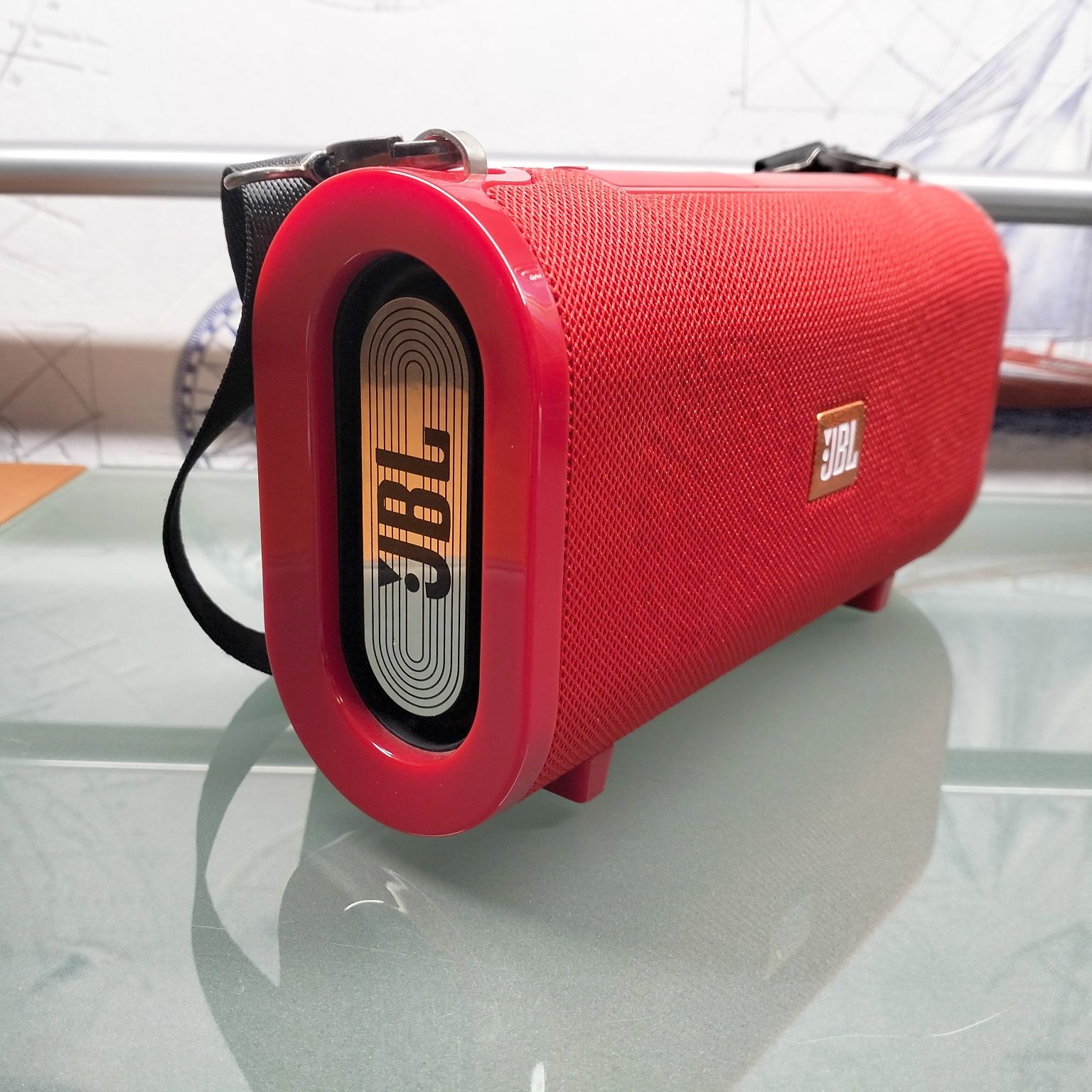 Блютуз- колонка JBL
