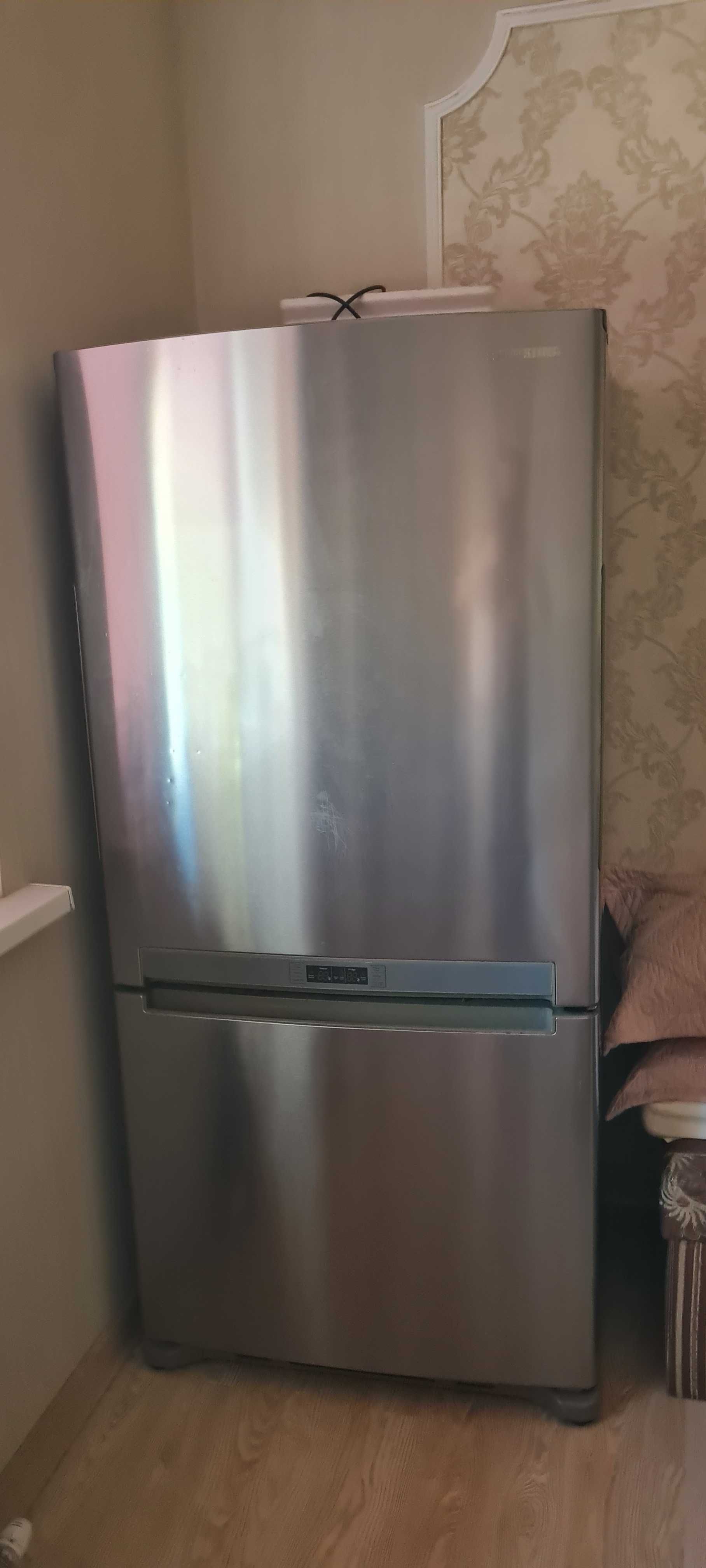 Продам холодильник  samsung rl61zbsh 471 литр.