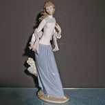 Статуэтка NAO by Lladro «Далекие мысли»