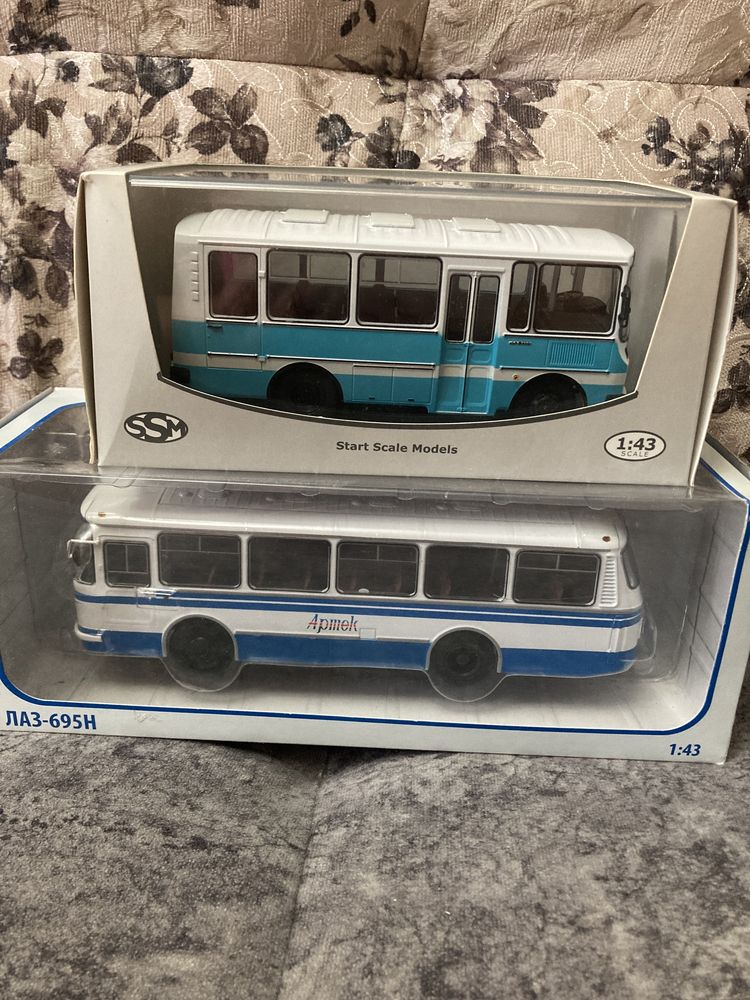 Коллекция масштабных автомобилей 1:43