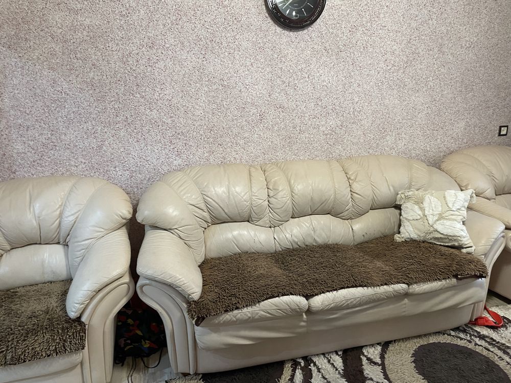 Продам диван с 2 мя креслами