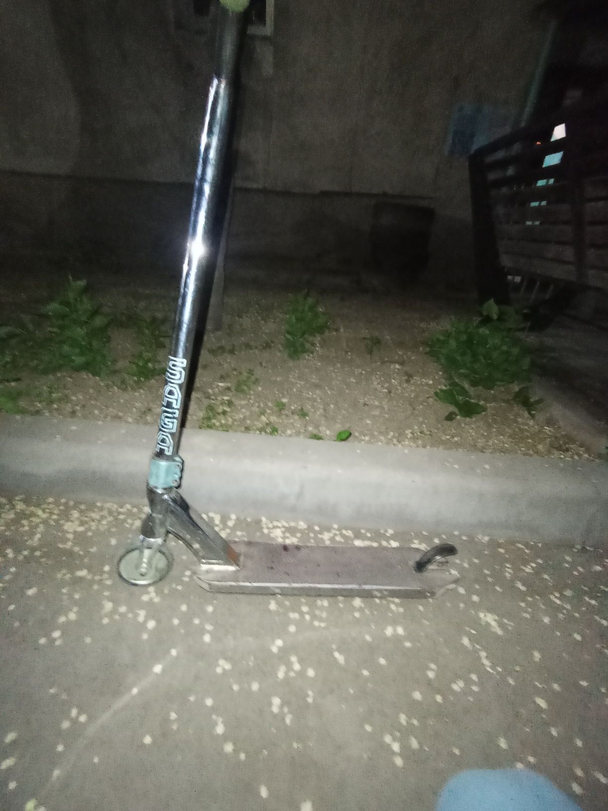 Продаю самокат без тресок