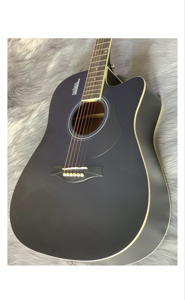 Продам гитару Rosen g12