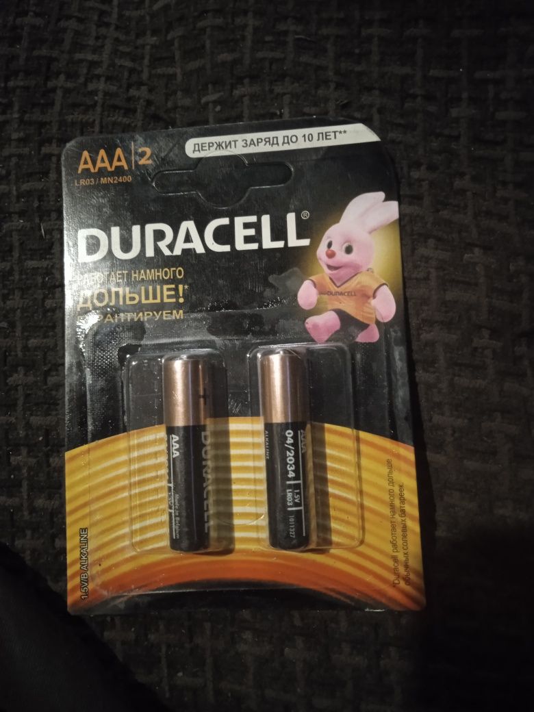 Батарейки  DURACELL.