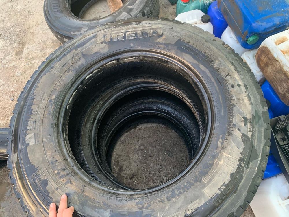 Продам резину PIRELLI 315/70/22.5 ведущие